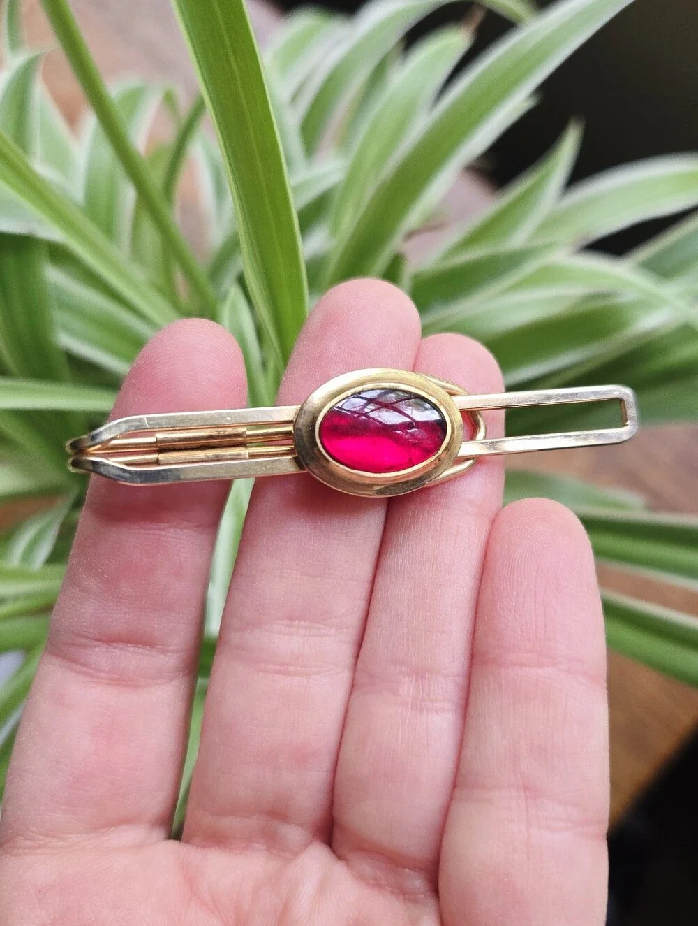 Vintage Gold Tie Clip with Red Cabochon Stone – Mid-Century Men’s Jewelry